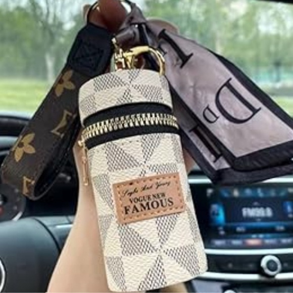 Mini Round Vintage Style Bucket Bag Charm w/ Twilly (white & brown available) - Picture 3 of 13